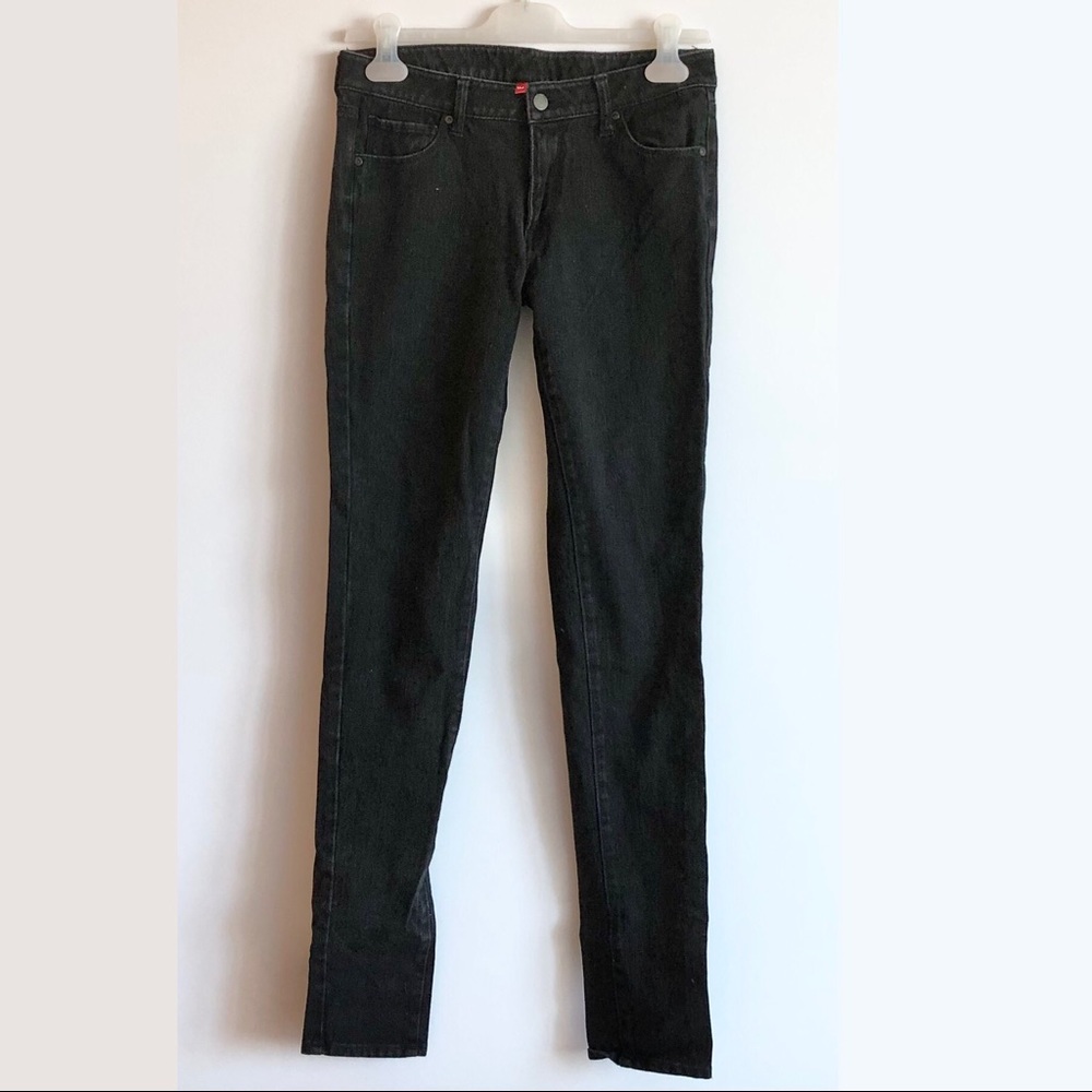UNIQLO BLACK SKINNY JEANS
